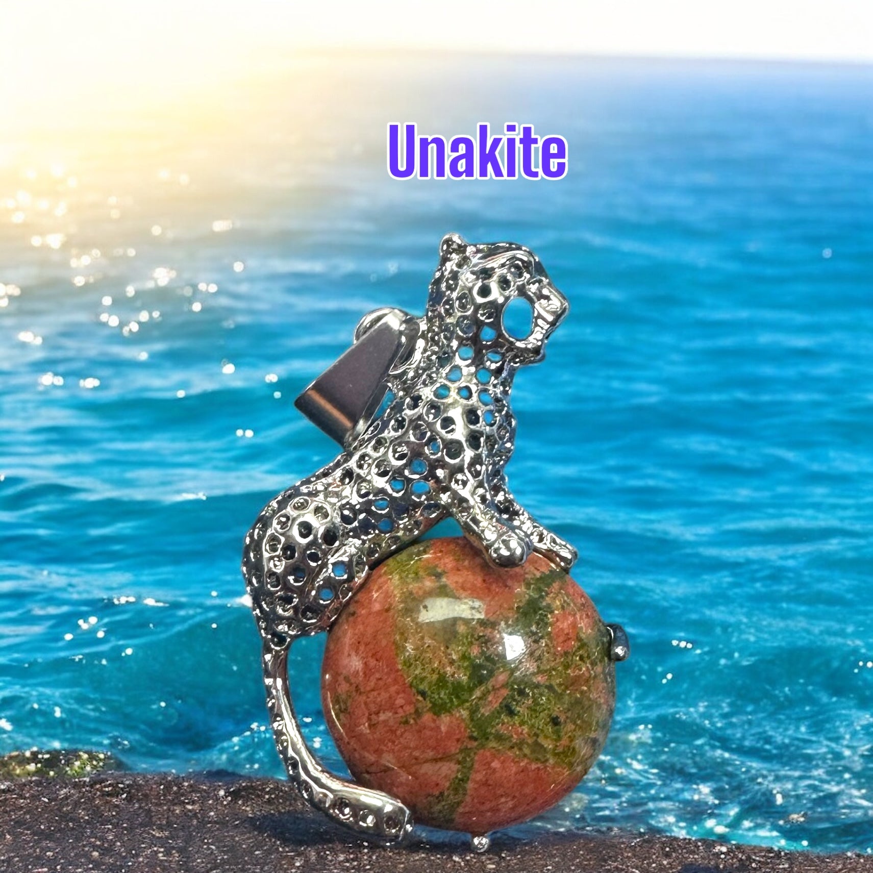 🐆 Pendentif Léopard en pierres naturelles – Bijou spirituel