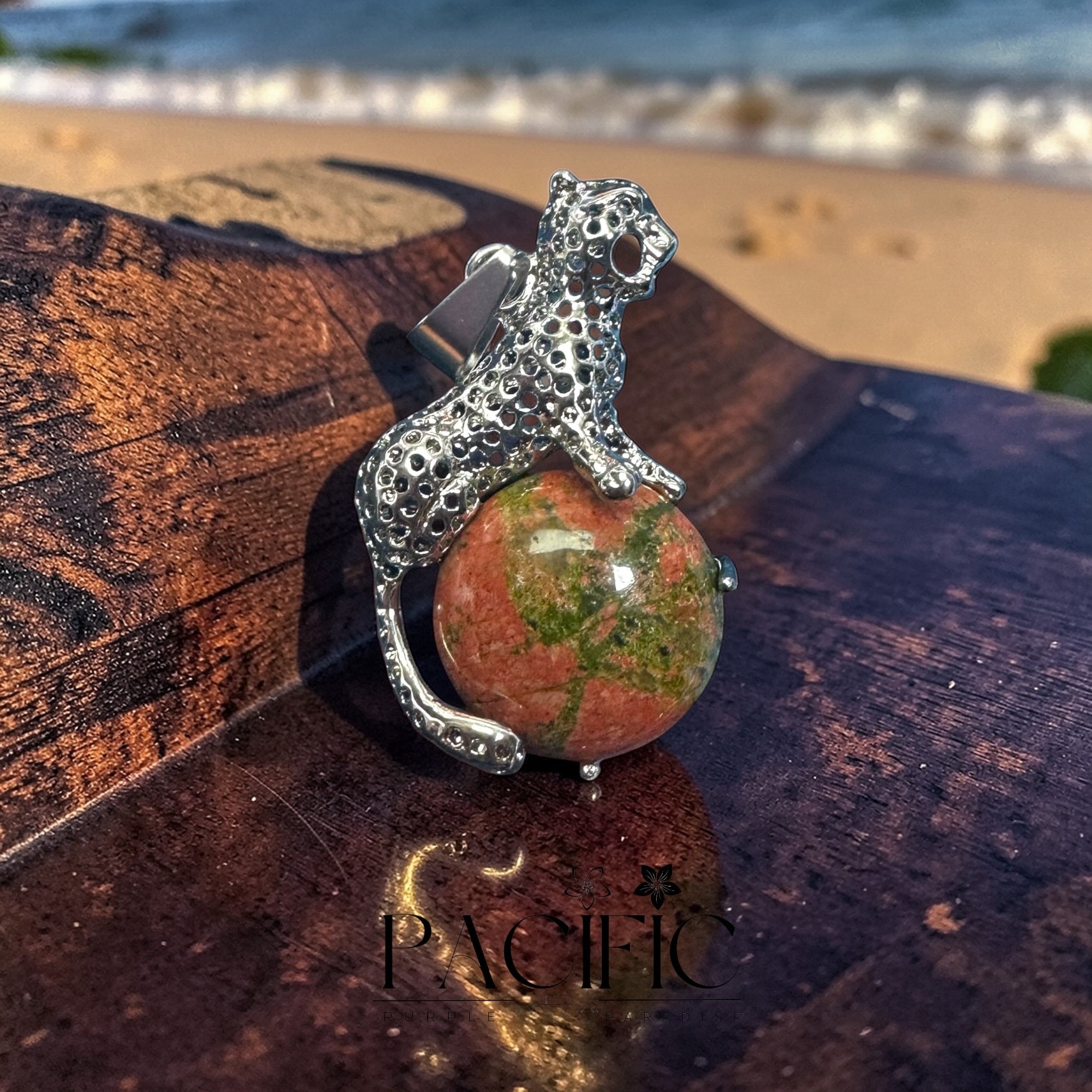 🐆 Pendentif Léopard en pierres naturelles – Bijou spirituel