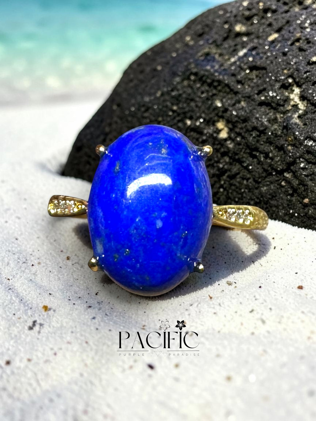 Bague ovale en lapis lazuli montée sur acier inoxydable